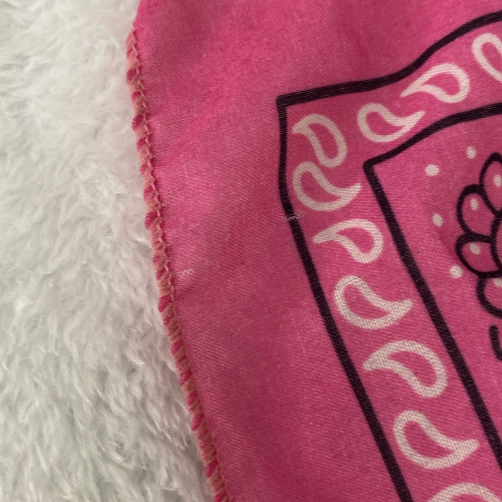Pink and white paisley kerchief / bandana - Picture 8 of 17